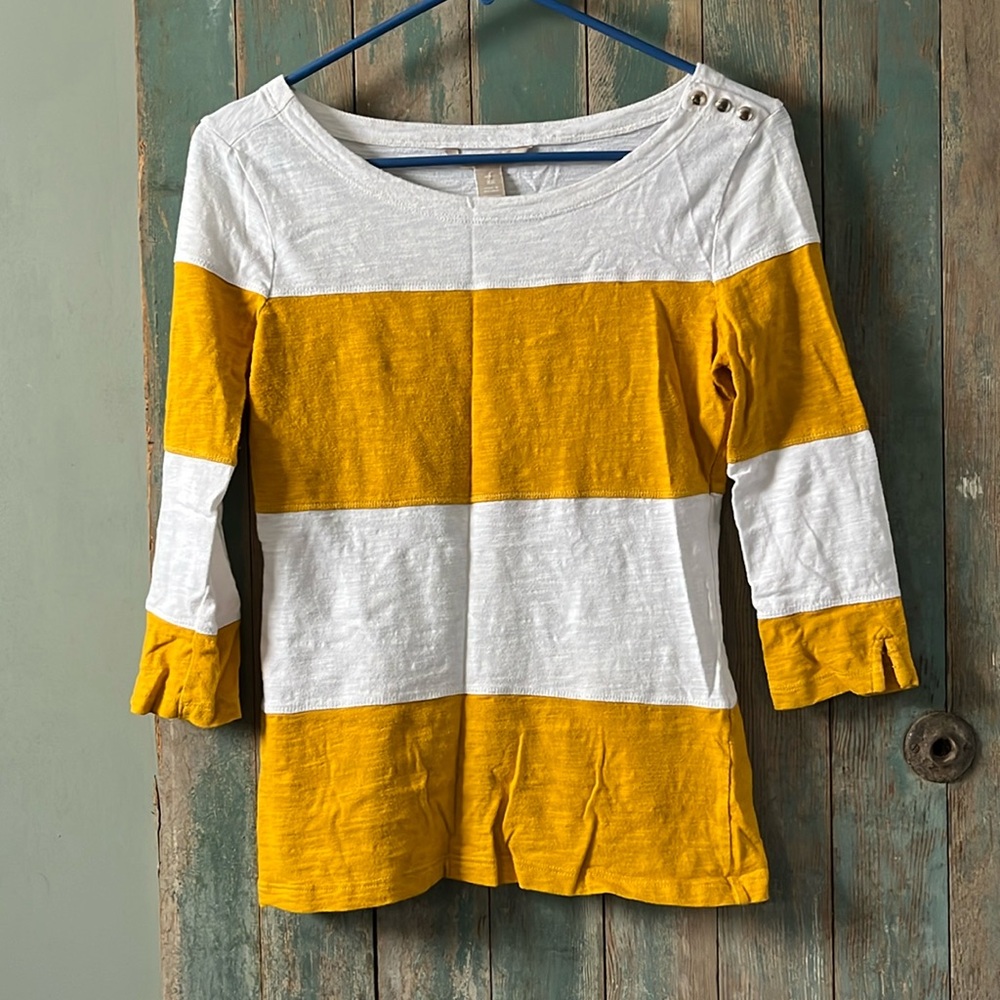 Banana Republic women’s XS gold and white 3/4 sleeves blouse